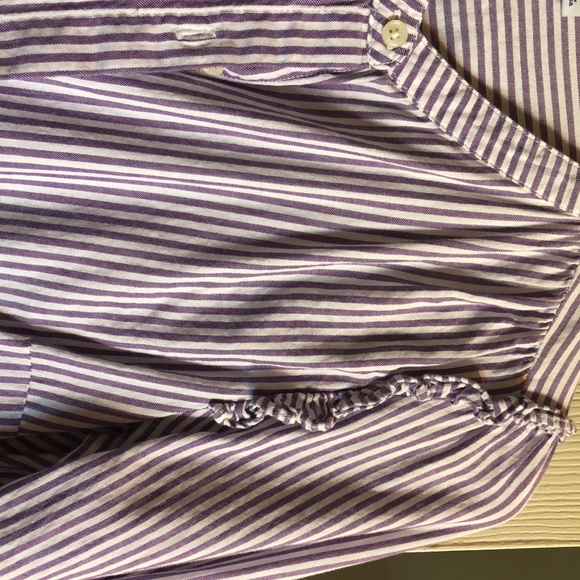 Old navy button up - Picture 2 of 3